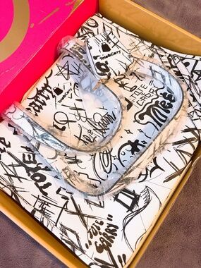 Tote&Carry Graffiti Print Tote Bag